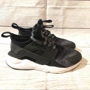 Toddler Nike Huarache sz 12c